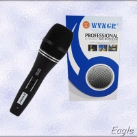 Професионален микрофон с кабел